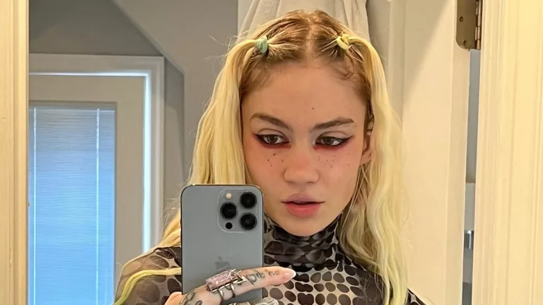 Is Grimes Autistic? Illness And Health Update 2024