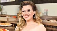 Kelly Clarkson's Net Worth Has Come A Long Way Since Her Surprising Pre-Fame Job