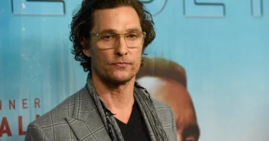Matthew McConaughey reads book to St. Jude patients