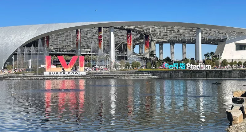 Person drowns in Los Angeles' SoFi Stadium lake