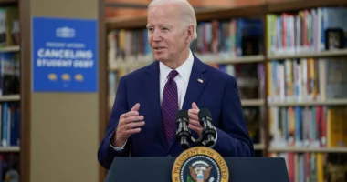 Push to vote 'uncommitted' in protest of Biden is 'vote for Trump': Expert