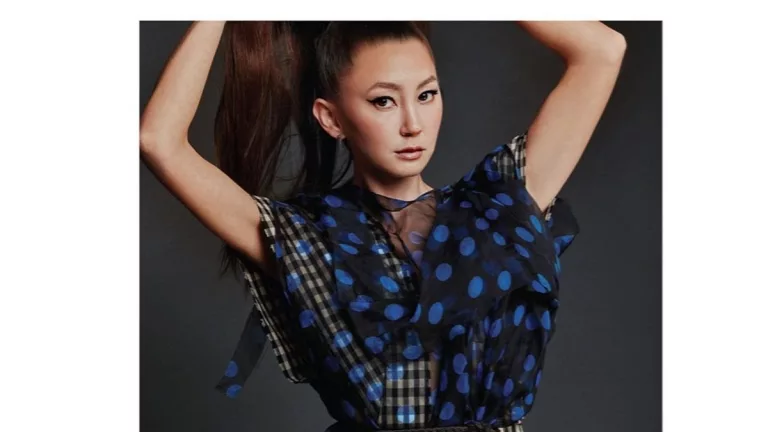 Siblings of Kimiko Glenn: Sister Amanda Glenn and Brother