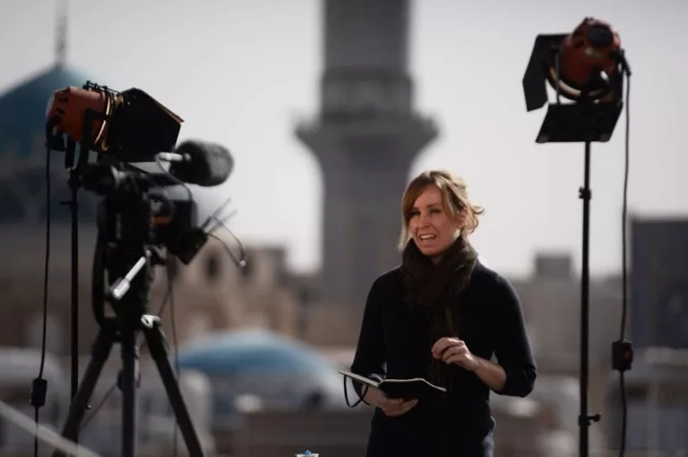 Simona Foltyn: Exploring the Wikipedia Biography and Age of the Journalist