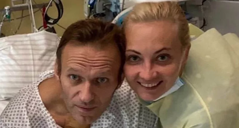 Widow of another Putin victim to Alexei Navalny's devastated wife
