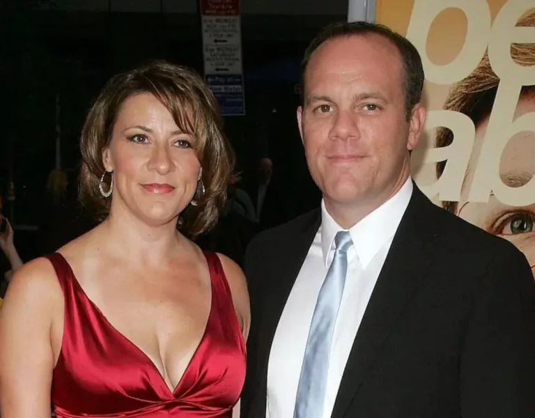 Cynthia Koury’s Alleged Infidelity with Tom Papa: Insights from Reddit Conversations