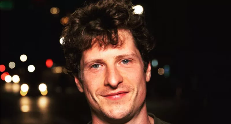 Michael Rowland Siblings