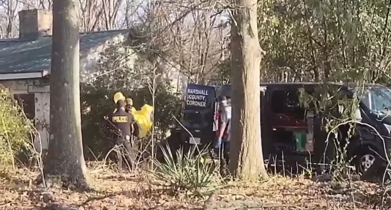 Father and son stumble upon body inside abandoned Antebellum home