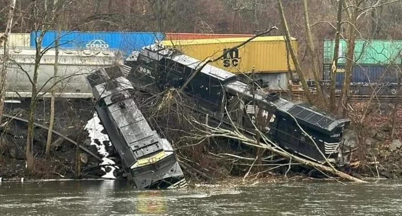 Freight train derails in Pennsylvania pushing carriages into river