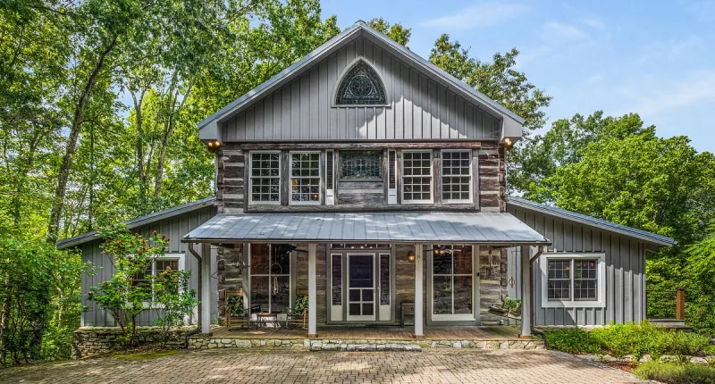 Johnny Cash's Tennessee estate is on the market for $6.25 MILLION