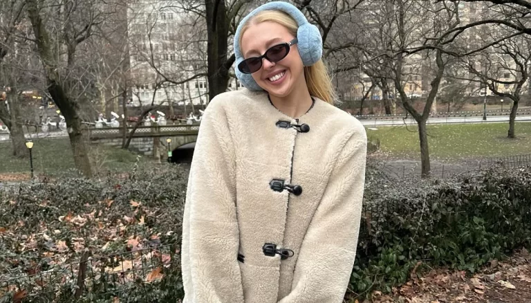Lily Rosenthal: Discovering Her Age, Relationship Status, and Instagram Presence