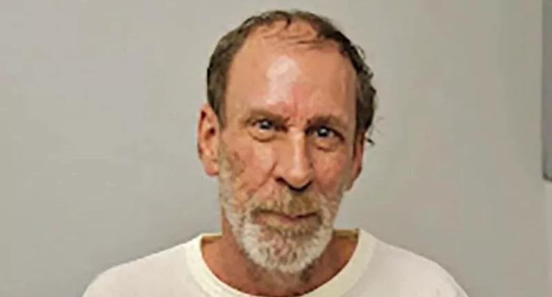 Man killed longtime girlfriend, made calls waiting for cops
