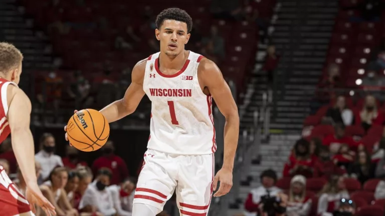 NBA: Meet Jess Blair, Johnny Davis’ Wife, and Their Daughter Sky