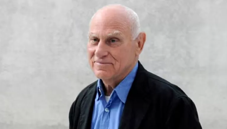 2024 Net Worth of Richard Serra: Examining the Wealth of the Esteemed American Artist.