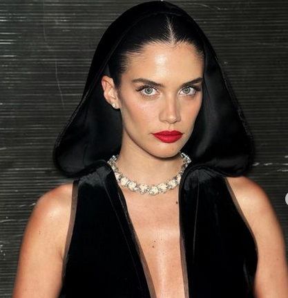 Who Is Sara Sampaio? Age, Husband, Children, And Net Worth