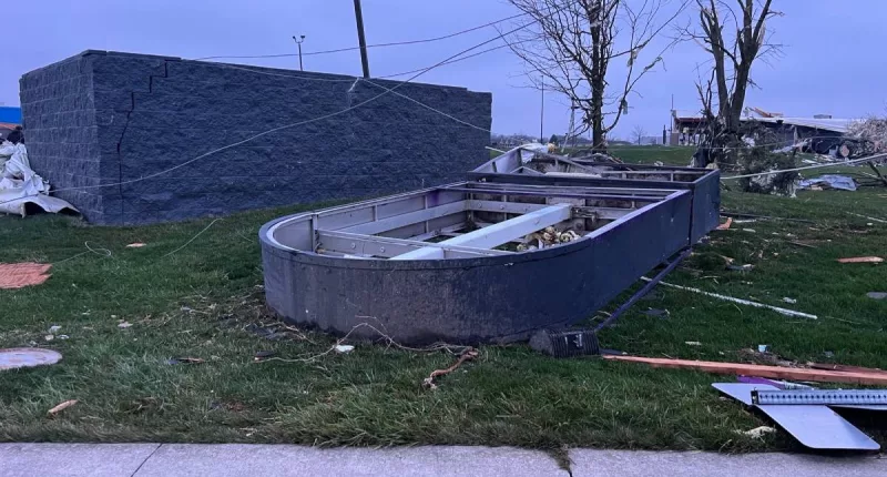 Storms destroy Taco Bell in Indiana