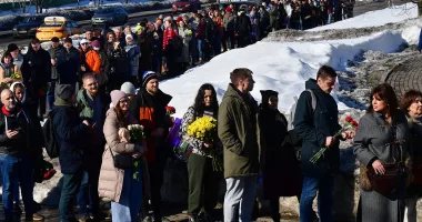 Thousands continue pay tribute to 'murdered' Alexei Navalny