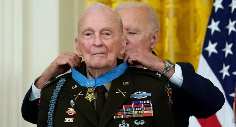 Col. Ralph Puckett, Korean war hero and Medal of Honor recipient, dead at 97