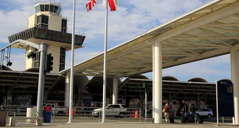 Oakland airport considers adding 'San Francisco' to name, sparking controversy across the bay