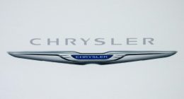 Chrysler recalls more than 211,000 SUVs and pickup trucks