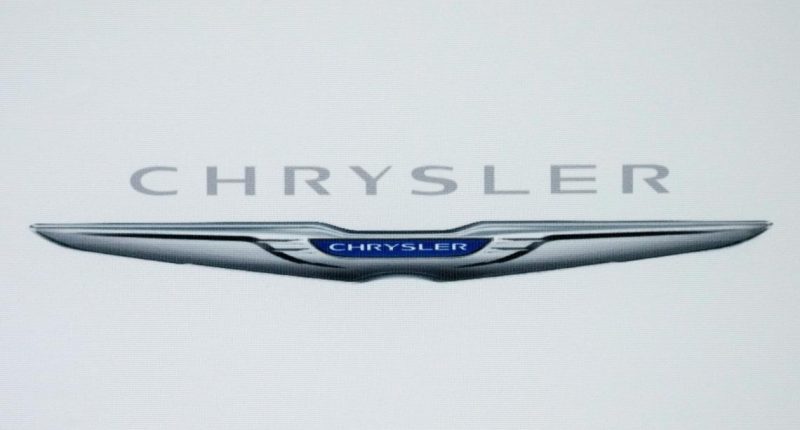 Chrysler recalls more than 211,000 SUVs and pickup trucks