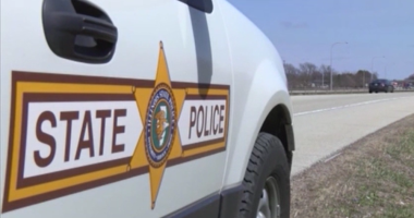 One dead in crash on IL 121 near Sullivan