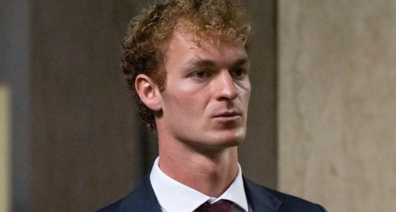Pathologist disputes finding that Marine veteran's chokehold caused subway rider's death