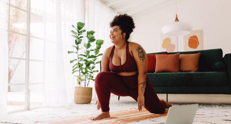 A 5-Minute Total-Body Stretching Workout That’ll Make Your Muscles Say ‘Ahhh’