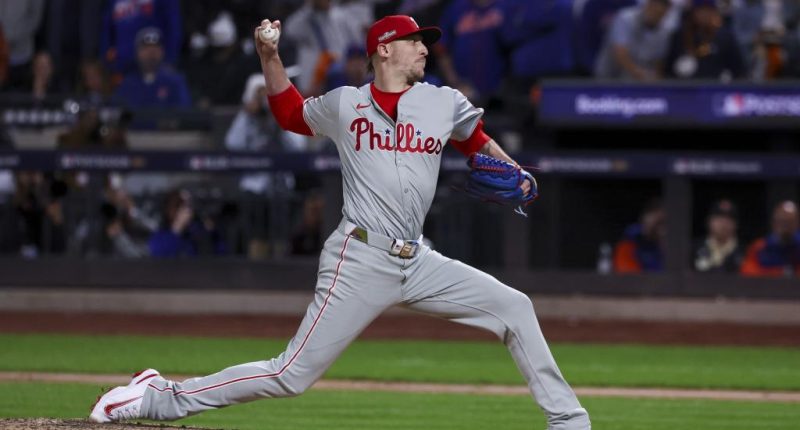 Blue Jays sign Jeff Hoffman to three-year, $33 million deal