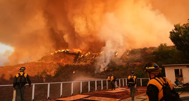 California relying on prisoners, Mexico to provide firefighters to battle Los Angeles wildfires