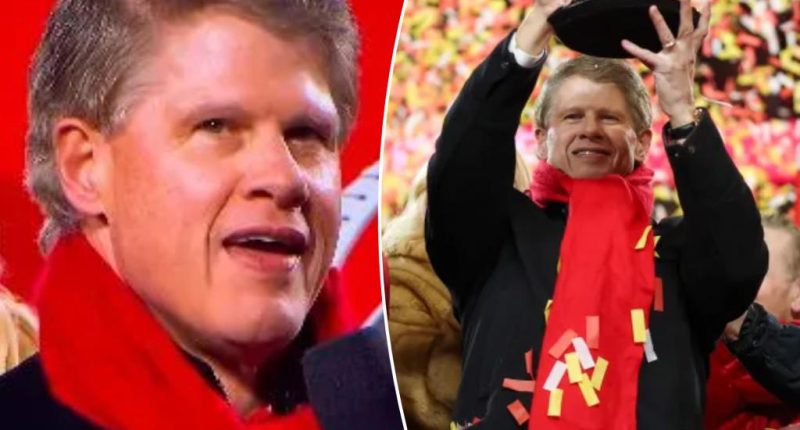 Chiefs owner Clark Hunt crushed by fans for 'robot' speech