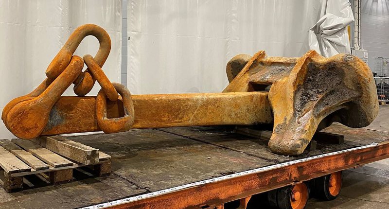 Finland parades anchor 'used by Russian tanker' to snap cables