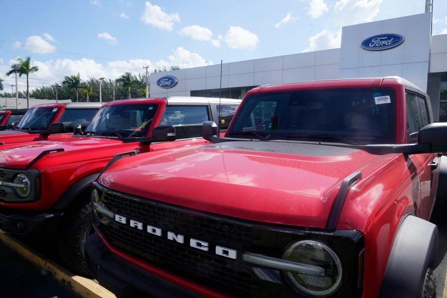 Ford recalls more than 270,000 Broncos and Mavericks due to loss of power problem