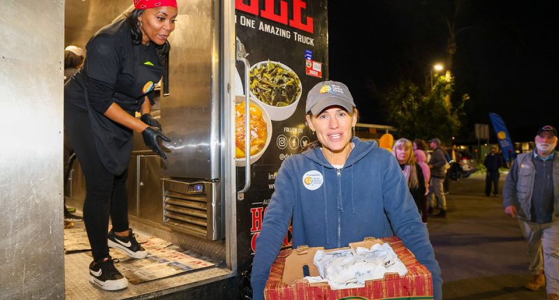 Jennifer Garner serves food to neighborhood ravaged by LA fires