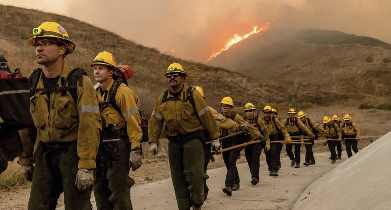 Los Angeles wildfires spread to Calabasas, home of the Kardashians