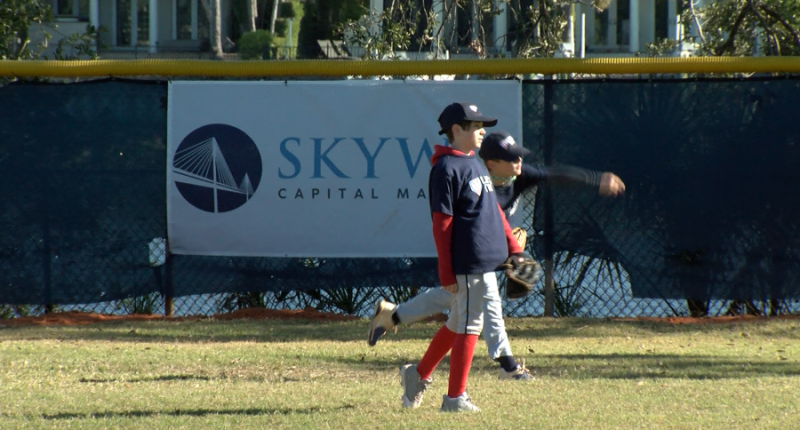 MLB Players Trust hosts clinic for little leaguers