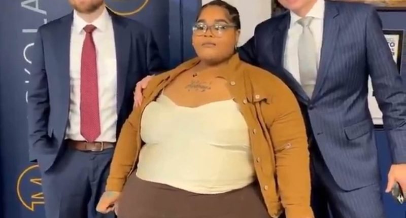 Plus size female rapper sues Lyft 'after she was too big for car'