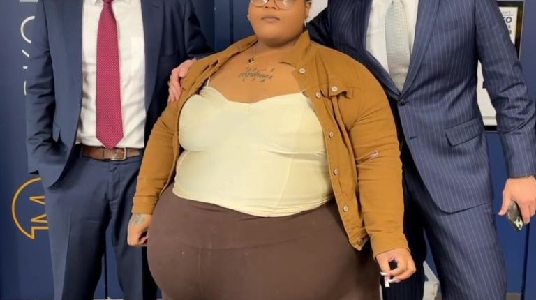 Woman with two lawyers.