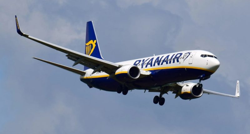 Ryanair Boeing 737-800 approaching landing.