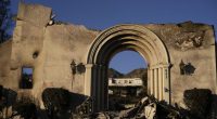 Strong winds forecast for LA threaten wildfire fight