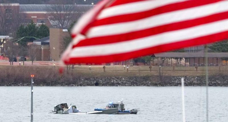 Supervisor let air traffic controller leave shift early before DC plane crash: report