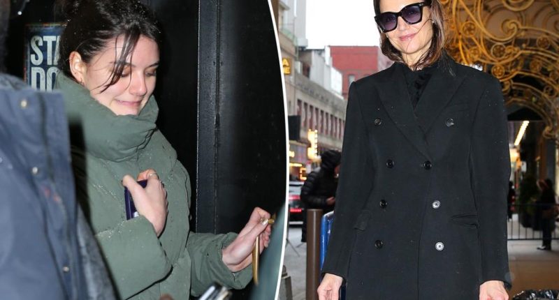 Suri Cruise supports mom Katie Holmes at final performance of 'Our Town'