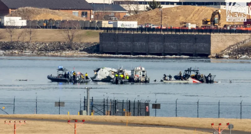 Two planes aborted landings at DCA due to helicopters in flight path in week before crash: report