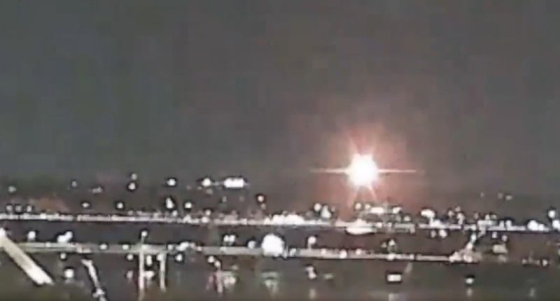 Video shows DC plane crash involving American Airlines flight, Black Hawk helicopter