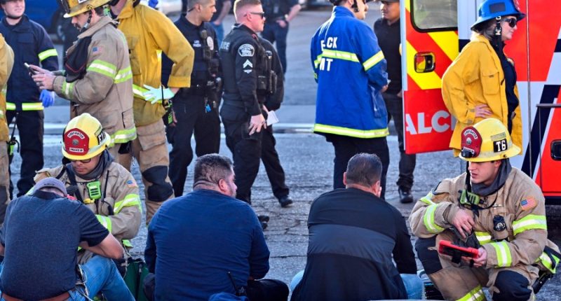 2 dead and 18 injured in Southern California plane crash