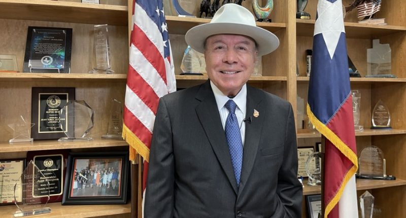 Border lawmaker recalls being deported as child