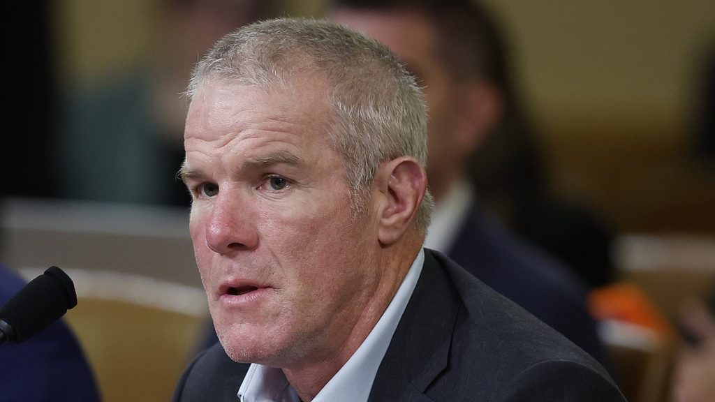 Brett Favre slams Joe Biden's Medal of Freedom selections that included Lionel Messi and Magic Johnson
