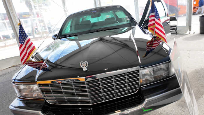 🛡️Bulletproof presidential limo up for auction at Kissimmee car show