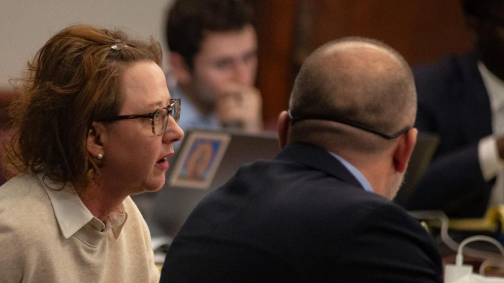 Death of Ahmaud Arbery | Officer testifies ex-prosecutor never obstructed her