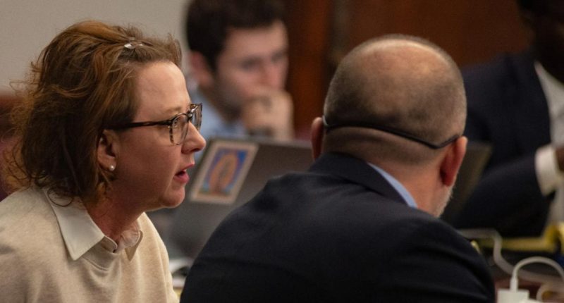 Death of Ahmaud Arbery | Officer testifies ex-prosecutor never obstructed her