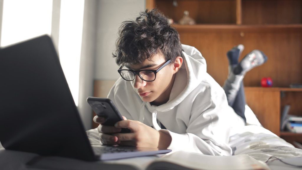 Finally, a cure for screen addiction that's turning our teens into the basket case generation: Respected neuroscientist's solution offers hope for despairing parents